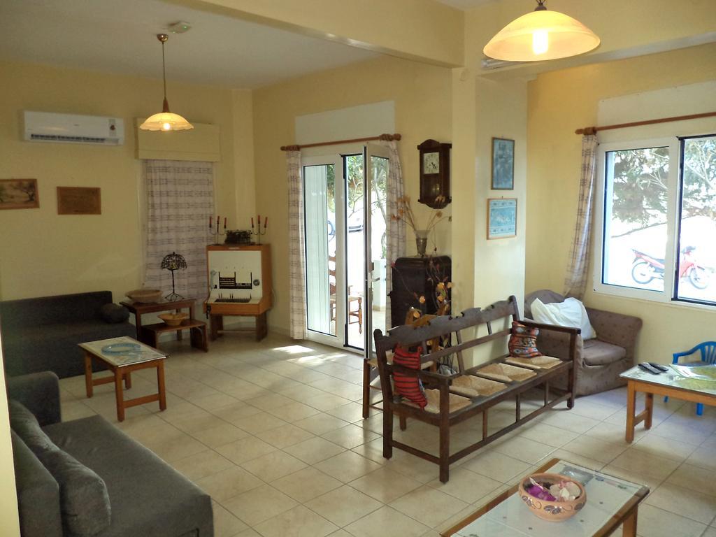 Poseidon Hotel 2*