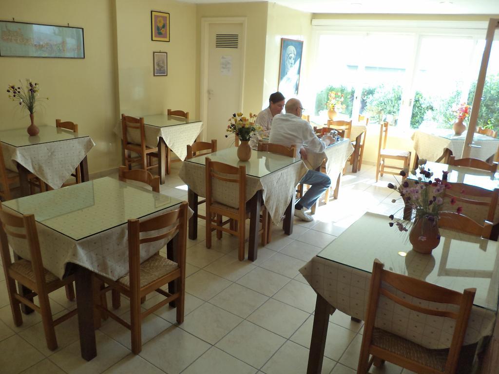 Poseidon Hotel 2*